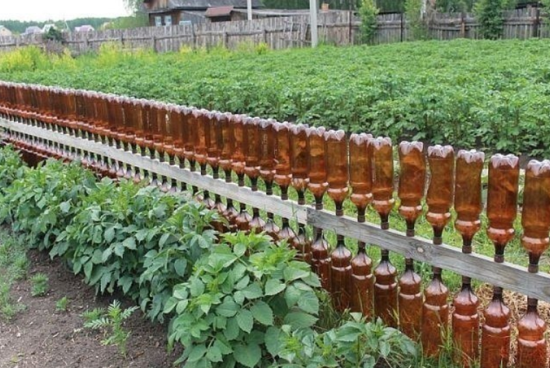 Заборчики из пластиковых бутылок
