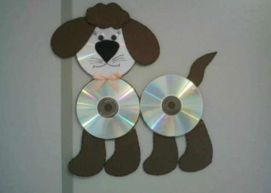 Собака из дисков
