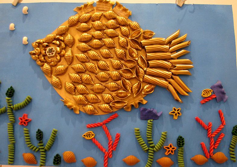 Картина золотая рыбка из макаронных изделий своими руками 