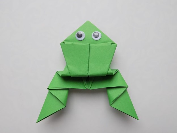 Классический вариант лягушки оригами