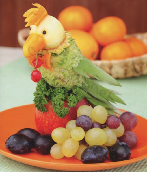 сделать попугая из овощей